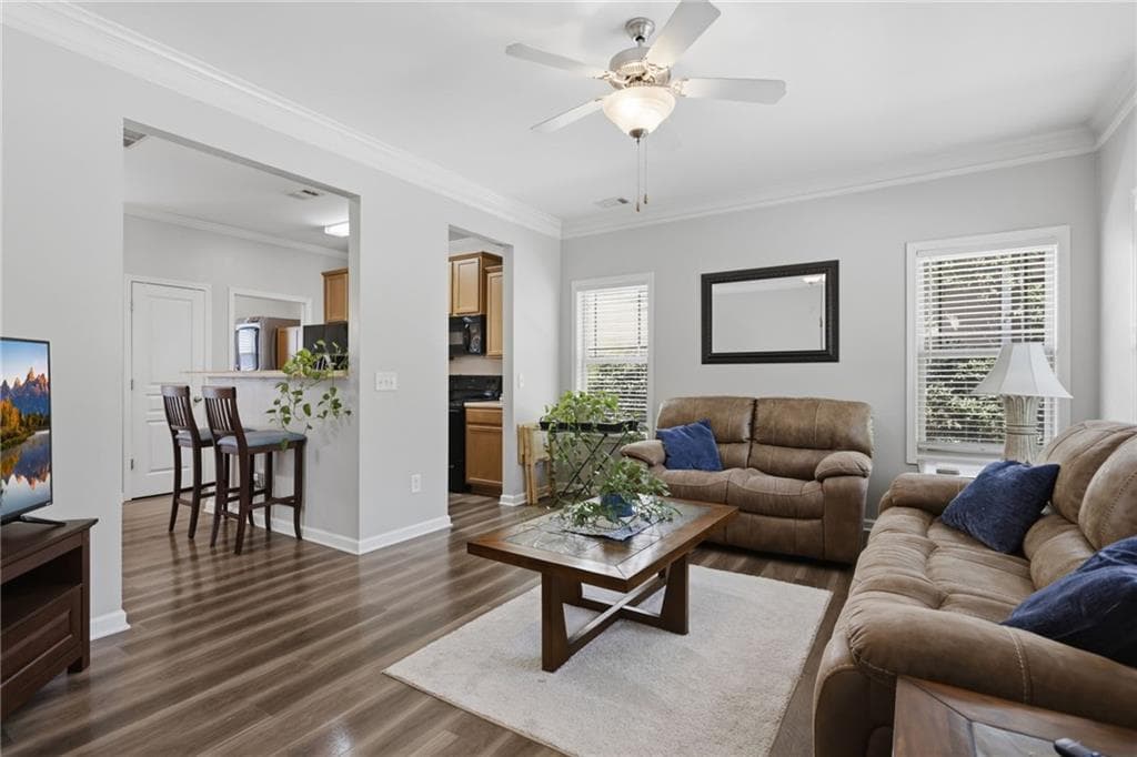 3 bedroom, 3 bathroom, 1,227 sq ft single family residence under contract at 218 W Marietta Street, Canton, GA 30114 — photo 4