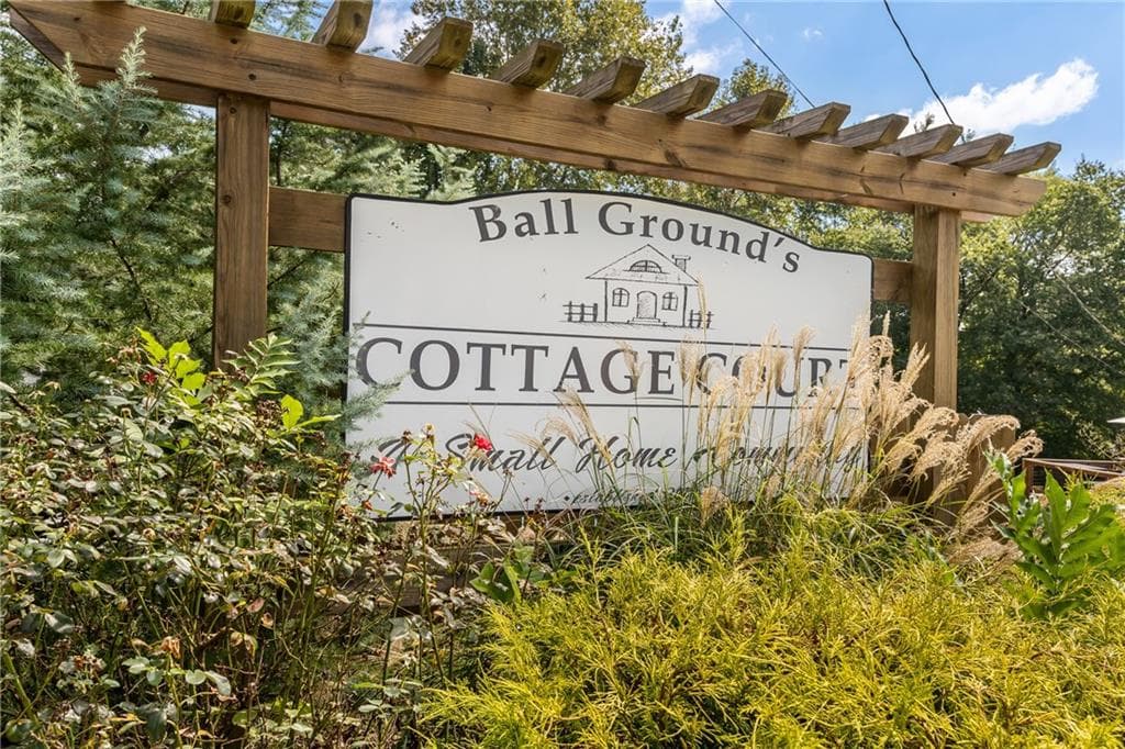 3 bedroom, 2 bathroom, 1,200 sq ft single family residence for sale at 316 Cottage Court, Ball Ground, GA 30107 — photo 3
