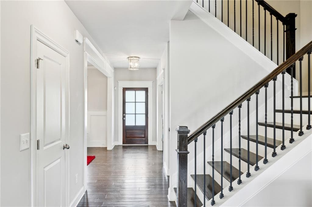 4 bedroom, 4 bathroom, 3,268 sq ft single family residence for sale at 2057 White Cypress Court, Smyrna, GA 30082 — photo 4