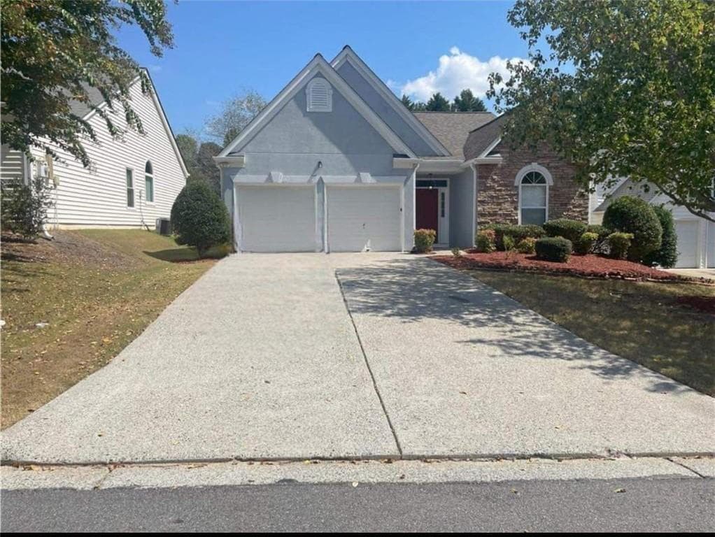 3 bedroom, 2 bathroom, 1,572 sq ft single family residence for sale at 140 Aven Court, Alpharetta, GA 30004 — photo 1 of 16