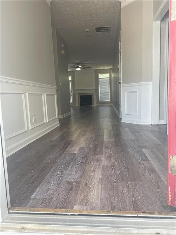 3 bedroom, 2 bathroom, 1,572 sq ft single family residence for sale at 140 Aven Court, Alpharetta, GA 30004 — photo 3