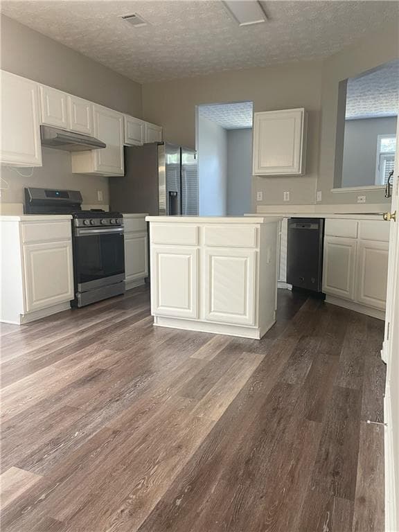 3 bedroom, 2 bathroom, 1,572 sq ft single family residence for sale at 140 Aven Court, Alpharetta, GA 30004 — photo 9