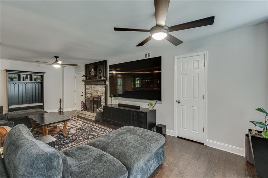 4 bedroom, 4 bathroom, 3,404 sq ft single family residence for rent at 4095 Riversong Drive, Suwanee, GA 30024 for $3,300 a month — photo 7