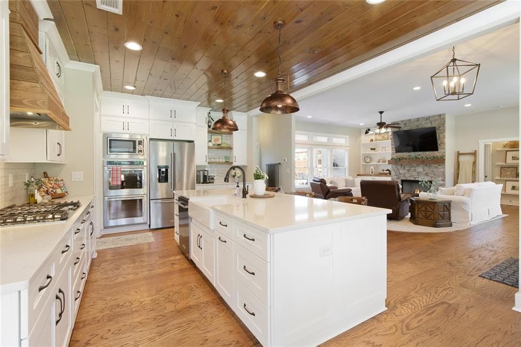 4 bedroom, 4 bathroom, 3,137 sq ft single family residence for sale at 490 Lummus Road, Cumming, GA 30040 — photo 4