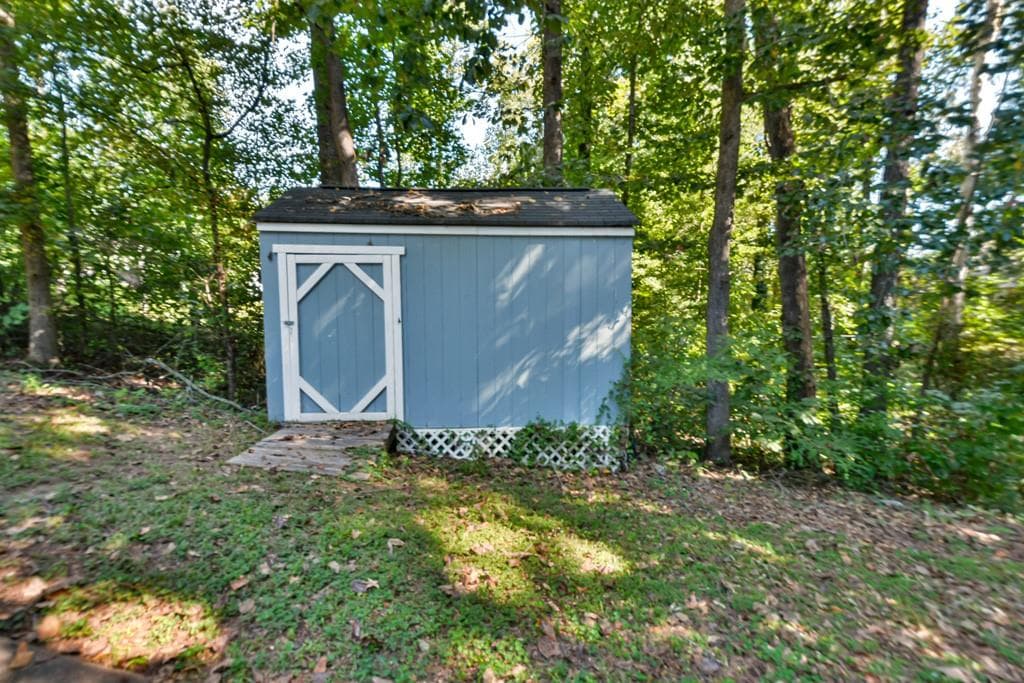 4 bedroom, 2 bathroom, 1,882 sq ft single family residence for sale at 203 Davis Mill Road, Dallas, GA 30157 — photo 5