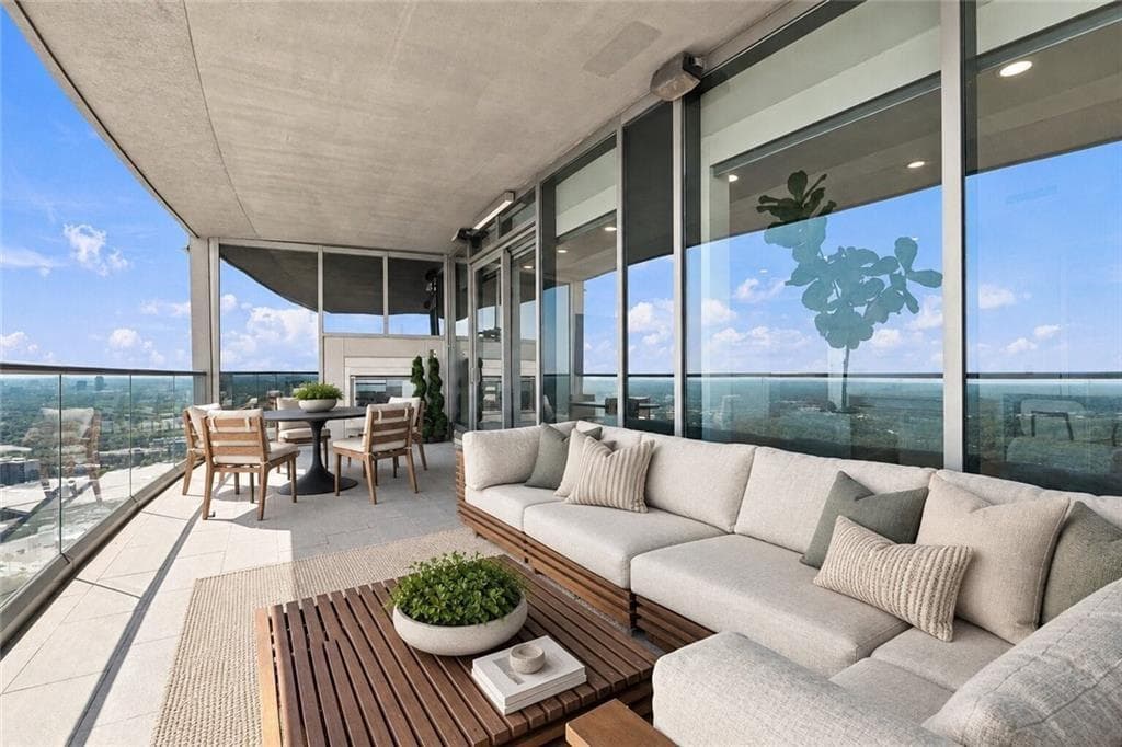 3 bedroom, 2 bathroom, 2,508 sq ft condominium for sale at 3344 Peachtree Road 4203, Atlanta, GA 30326 — photo 10