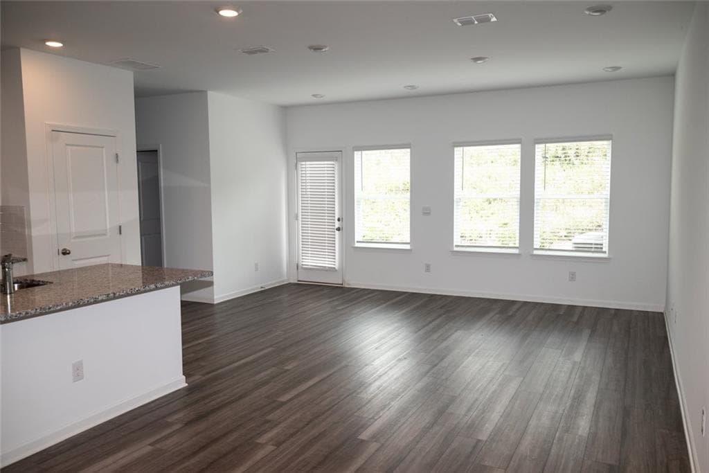 3 bedroom, 3 bathroom, 1,672 sq ft townhouse for sale at 229 Bald Avenue, Mcdonough, GA 30253 — photo 9
