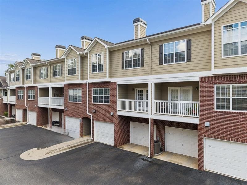 3 bedroom, 3 bathroom, 1,780 sq ft condominium for sale at 1112 Woodland Lane, Alpharetta, GA 30009 — photo 5