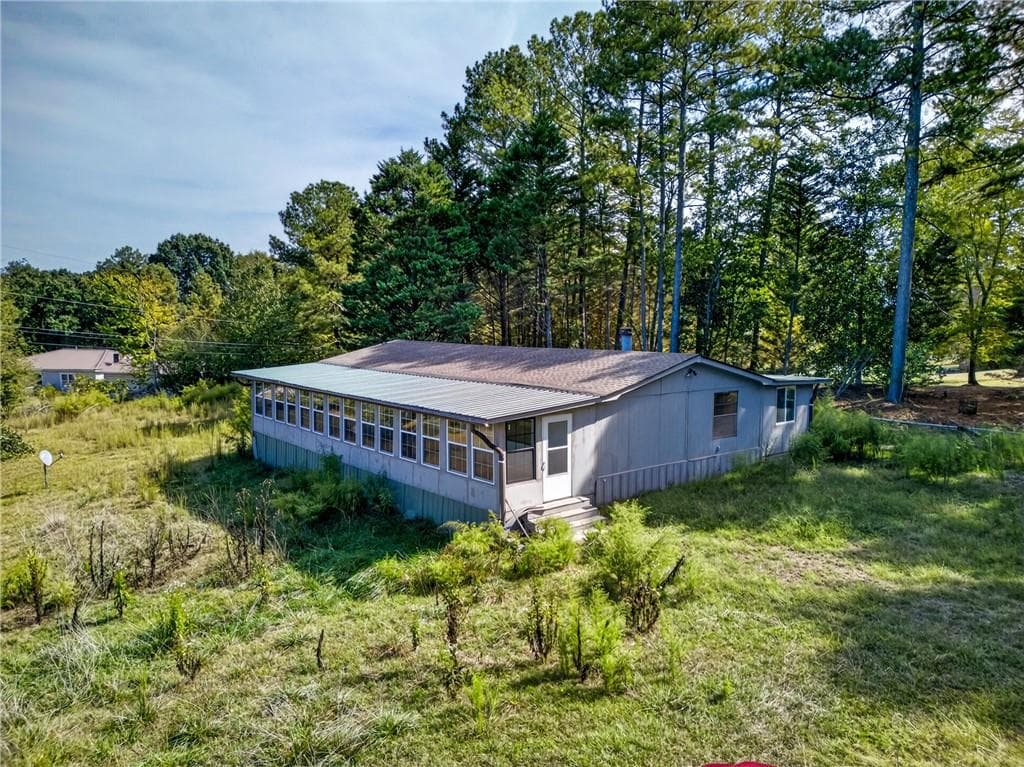 3 bedroom, 2 bathroom, 1,248 sq ft single family residence for sale at 1320 Franklin Co Boat Ramp Road, Lavonia, GA 30553
