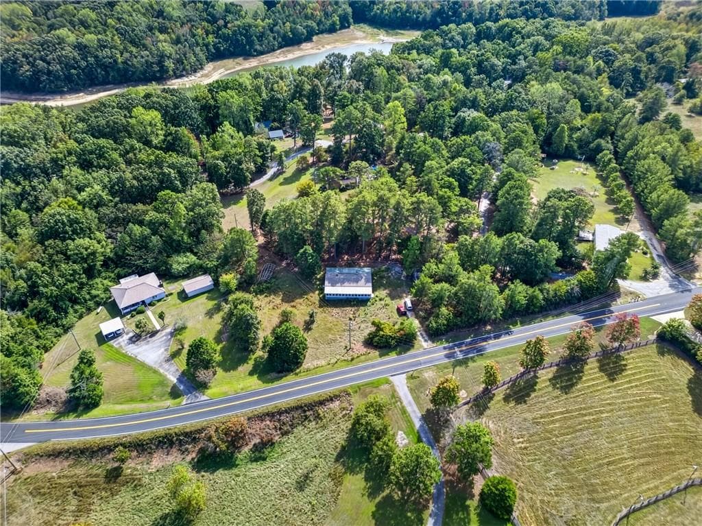 3 bedroom, 2 bathroom, 1,248 sq ft single family residence for sale at 1320 Franklin Co Boat Ramp Road, Lavonia, GA 30553 — photo 10