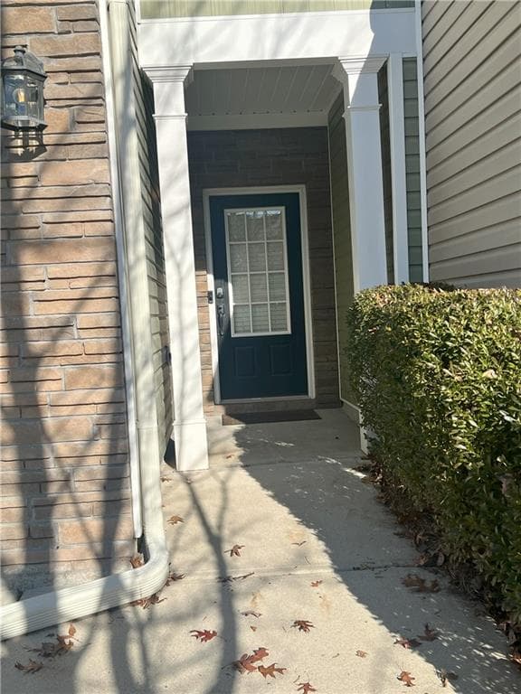 3 bedroom, 3 bathroom, 2,012 sq ft townhouse for rent at 1374 Brookmere Way, Cumming, GA 30040 for $2,200 a month — photo 2