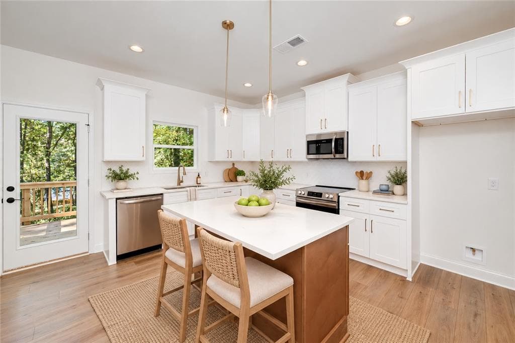 3 bedroom, 3 bathroom, 1,606 sq ft single family residence for sale at 5685 Crestview Drive, Acworth, GA 30102 — photo 8