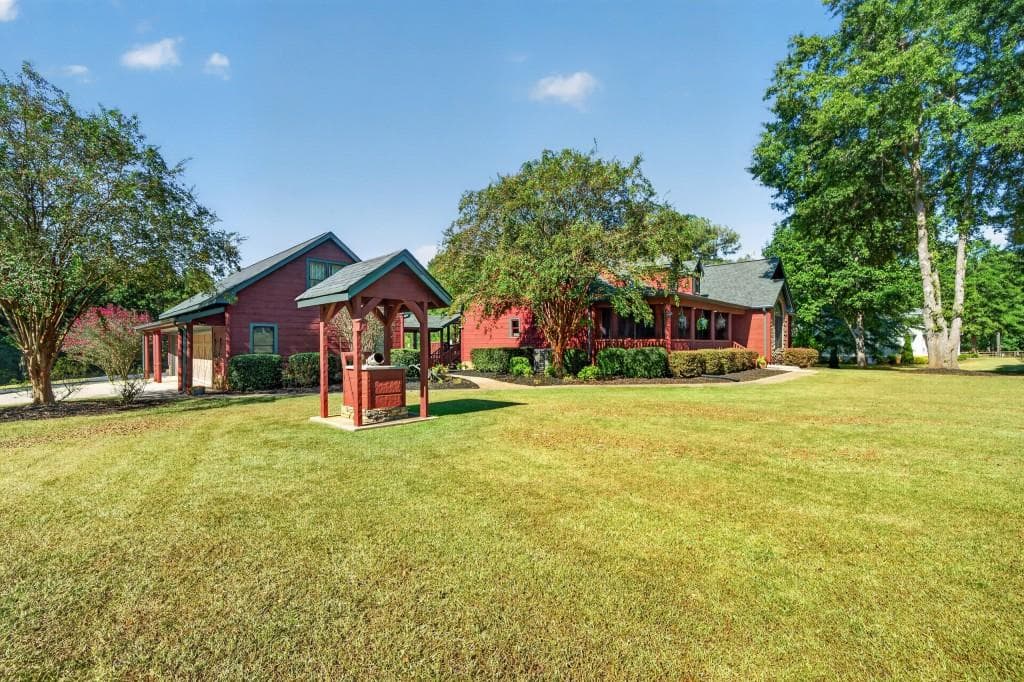 4 bedroom, 4 bathroom, 3,435 sq ft single family residence for sale at 2030 Aqua Road, Madison, GA 30650 — photo 2