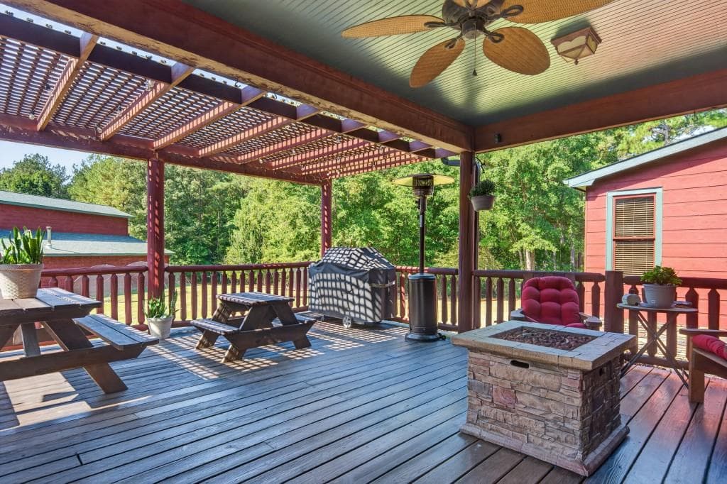 4 bedroom, 4 bathroom, 3,435 sq ft single family residence for sale at 2030 Aqua Road, Madison, GA 30650 — photo 9