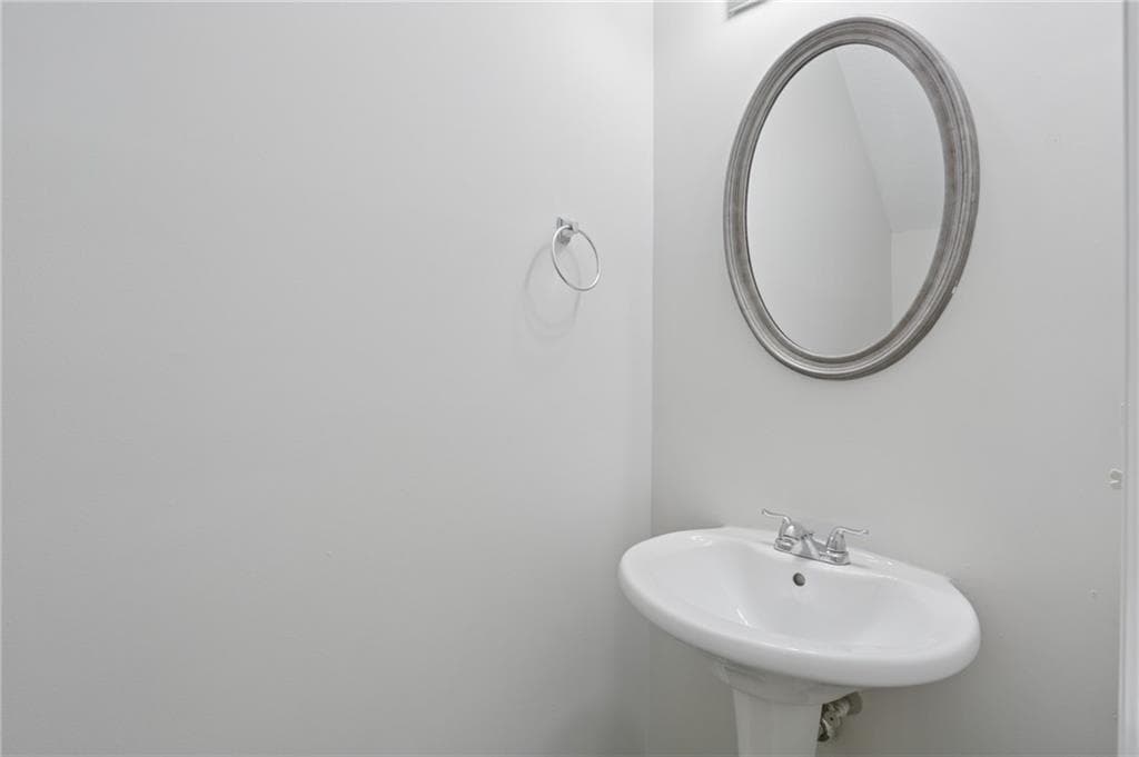 3 bedroom, 3 bathroom, 1,639 sq ft townhouse for sale at 298 Azalea Circle, Cumming, GA 30040 — photo 6