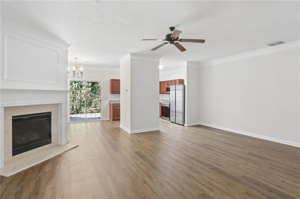 3 bedroom, 3 bathroom, 1,639 sq ft townhouse for sale at 298 Azalea Circle, Cumming, GA 30040 — photo 7