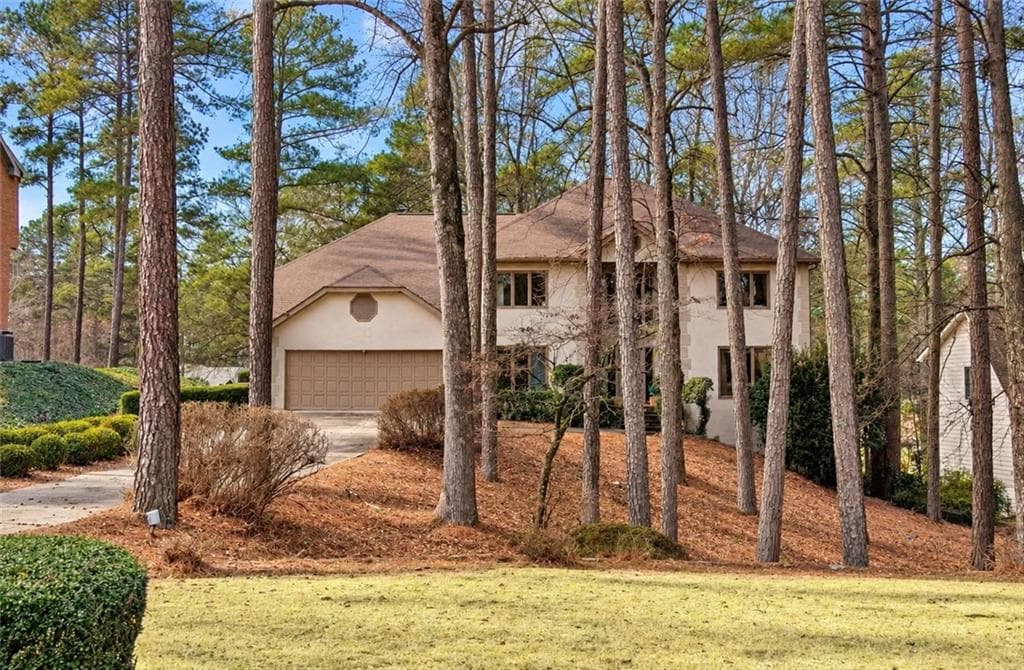 6 bedroom, 5 bathroom, 4,158 sq ft single family residence under contract at 2225 Roxburgh Drive, Roswell, GA 30076