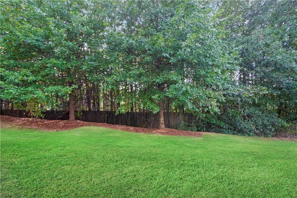 4 bedroom, 4 bathroom, 2,332 sq ft townhouse for sale at 1971 Paxton Ridge Lane, Lilburn, GA 30047 — photo 4