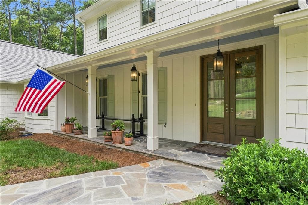 4 bedroom, 4 bathroom, 4,560 sq ft single family residence for sale at 5260 New London Trace, Sandy Springs, GA 30327 — photo 2