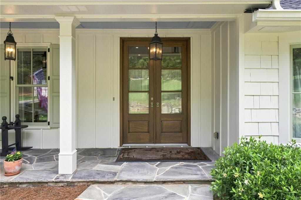 4 bedroom, 4 bathroom, 4,560 sq ft single family residence for sale at 5260 New London Trace, Sandy Springs, GA 30327 — photo 3
