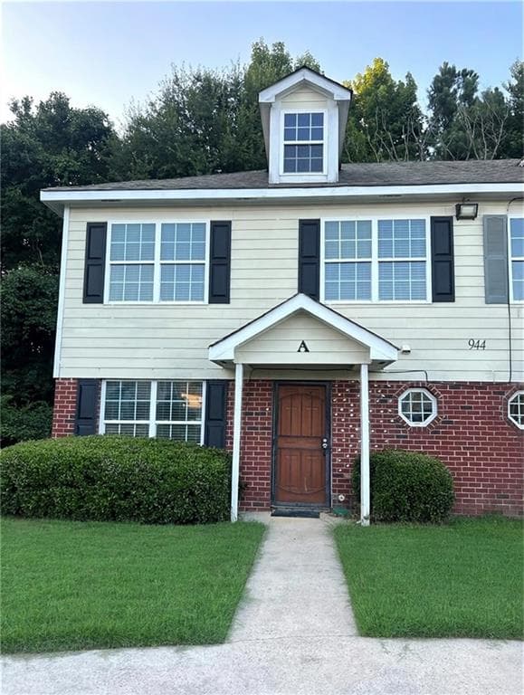 4 bedroom, 3 bathroom, 1,380 sq ft townhouse for sale at 944 Old Mill Point A, Monroe, GA 30655