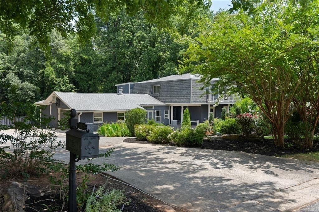6 bedroom, 7 bathroom, 5,727 sq ft single family residence for rent at 212 Kings, Marietta, GA 30067 for $6,000 a month — photo 5