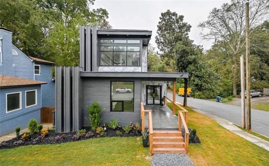 4 bedroom, 4 bathroom, 2,678 sq ft single family residence for sale at 1637 Emerald Avenue, Atlanta, GA 30310 — photo 1 of 27
