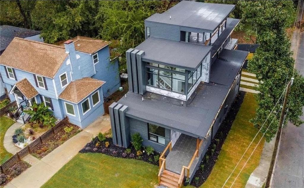 4 bedroom, 4 bathroom, 2,678 sq ft single family residence for sale at 1637 Emerald Avenue, Atlanta, GA 30310 — photo 2