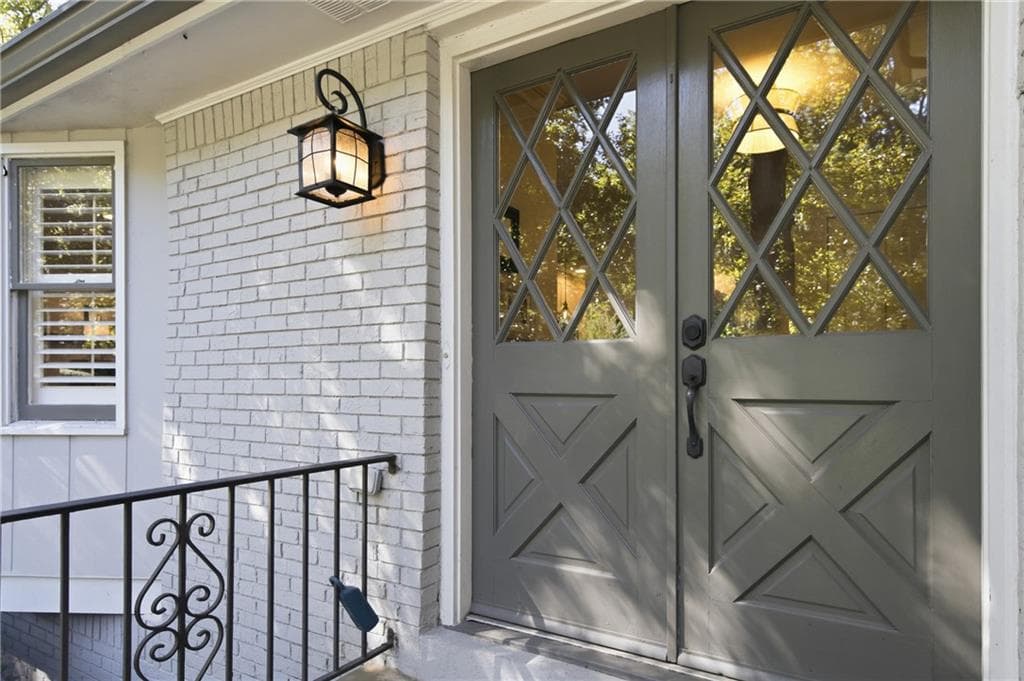 5 bedroom, 3 bathroom, 2,908 sq ft single family residence for sale at 4946 Village Creek Drive, Dunwoody, GA 30338 — photo 2