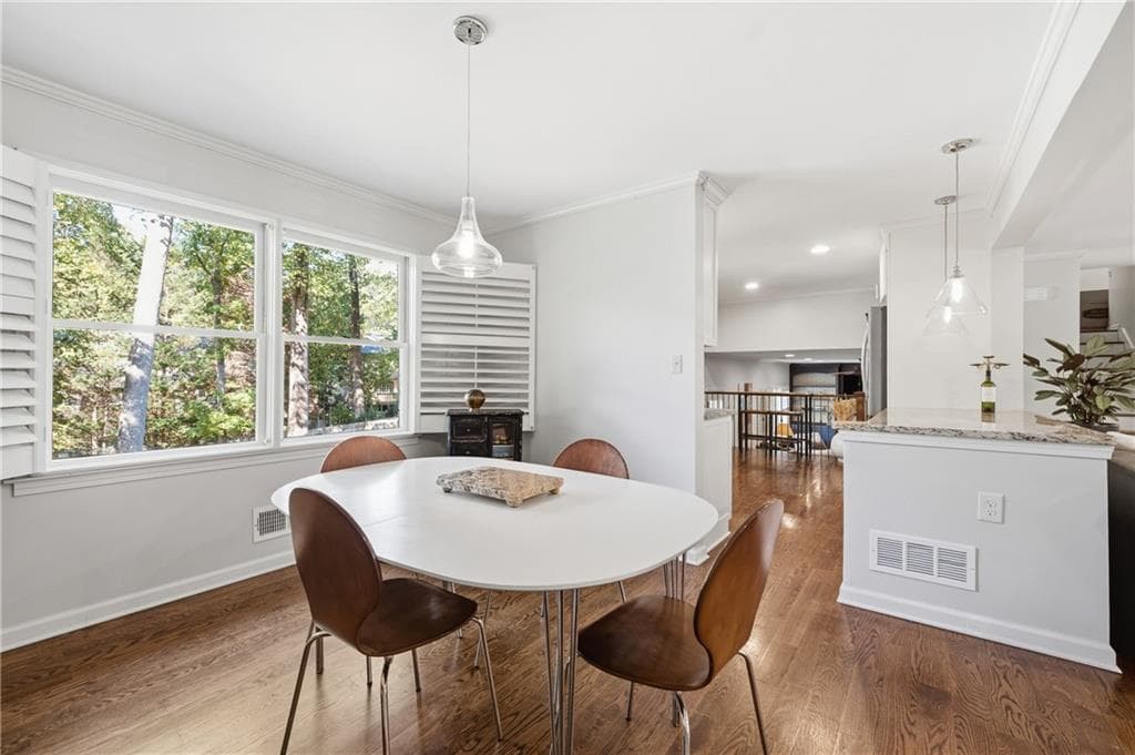 5 bedroom, 3 bathroom, 2,908 sq ft single family residence for sale at 4946 Village Creek Drive, Dunwoody, GA 30338 — photo 7