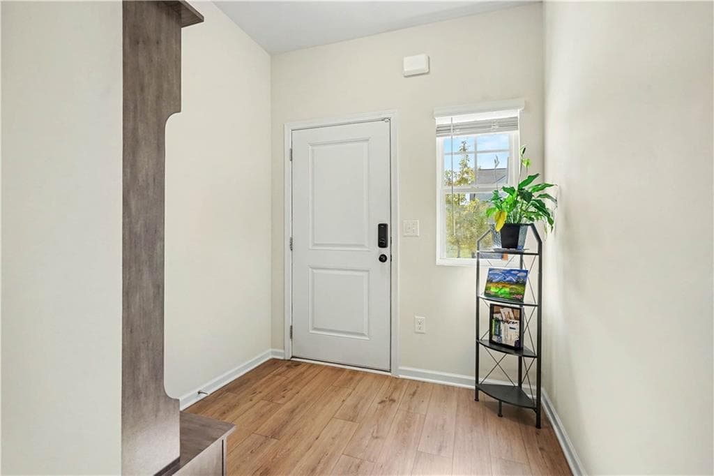 3 bedroom, 3 bathroom, 1,455 sq ft townhouse for sale at 181 Buckingham Lane, Hoschton, GA 30548 — photo 5