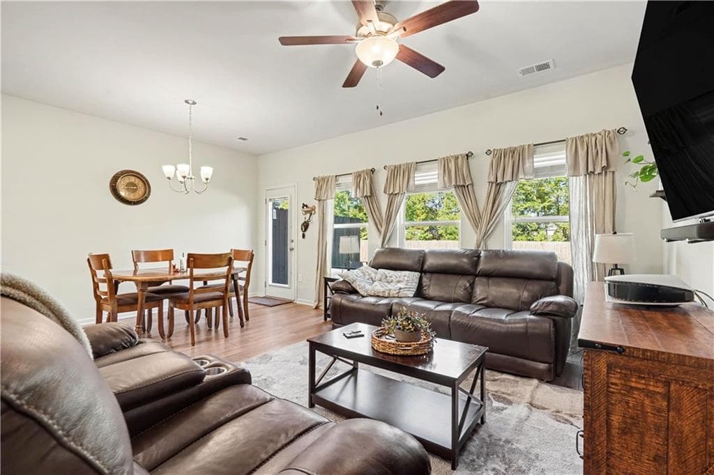 3 bedroom, 3 bathroom, 1,455 sq ft townhouse for sale at 181 Buckingham Lane, Hoschton, GA 30548 — photo 6