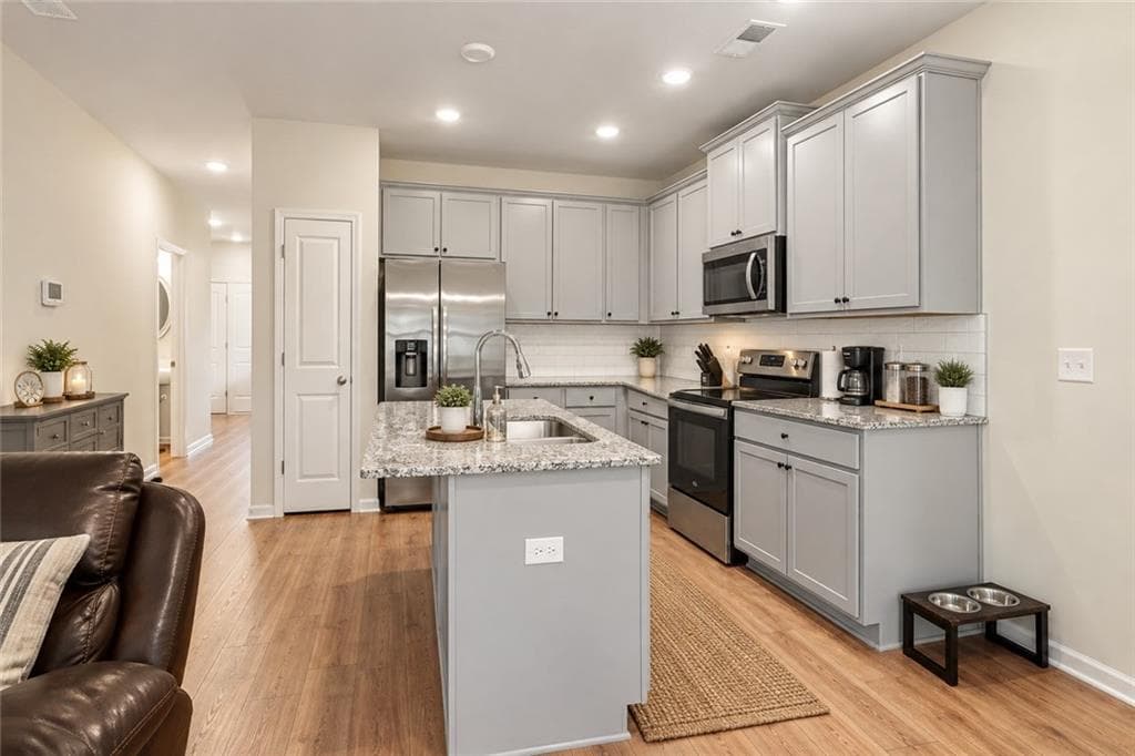 3 bedroom, 3 bathroom, 1,455 sq ft townhouse for sale at 181 Buckingham Lane, Hoschton, GA 30548 — photo 9