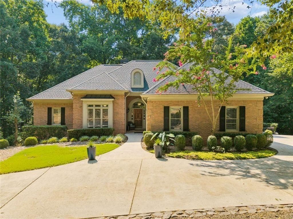 5 bedroom, 4 bathroom, 5,632 sq ft single family residence for sale at 5720 Golf Club Drive, Braselton, GA 30517