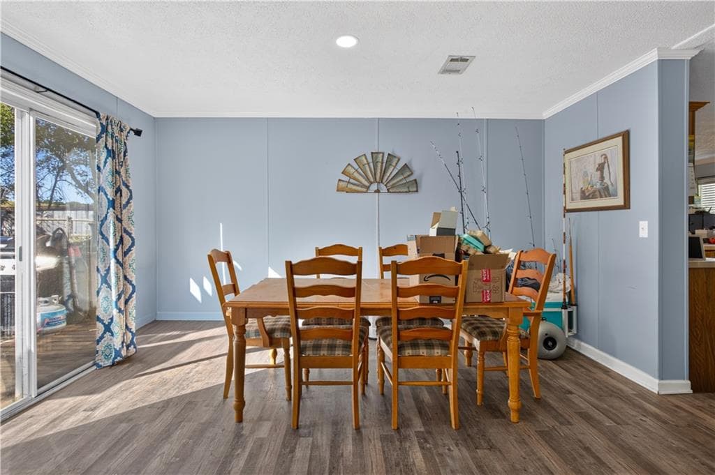 3 bedroom, 2 bathroom, 2,016 sq ft single family residence for sale at 403 Gravely Road, Calhoun, GA 30701 — photo 7