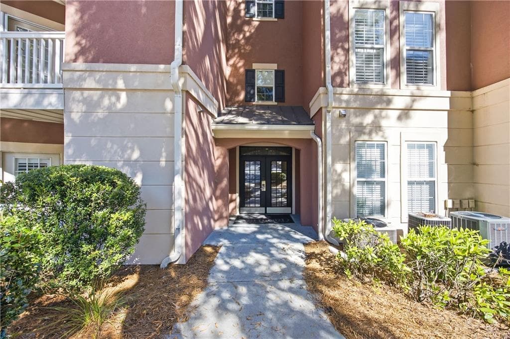 3 bedroom, 2 bathroom, 1,428 sq ft condominium for sale at 336 Ashford Circle, Dunwoody, GA 30338 — photo 3