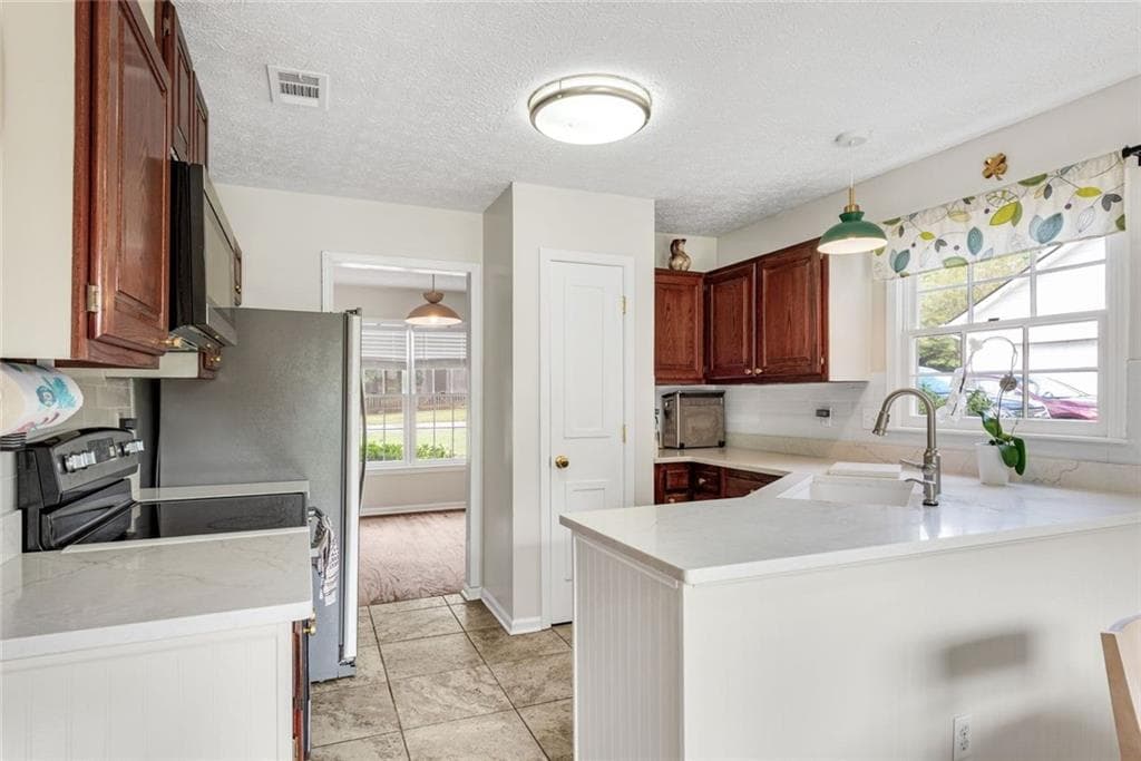 3 bedroom, 2 bathroom, 1,680 sq ft single family residence for sale at 2014 Arbor Forest Drive, Marietta, GA 30064 — photo 8