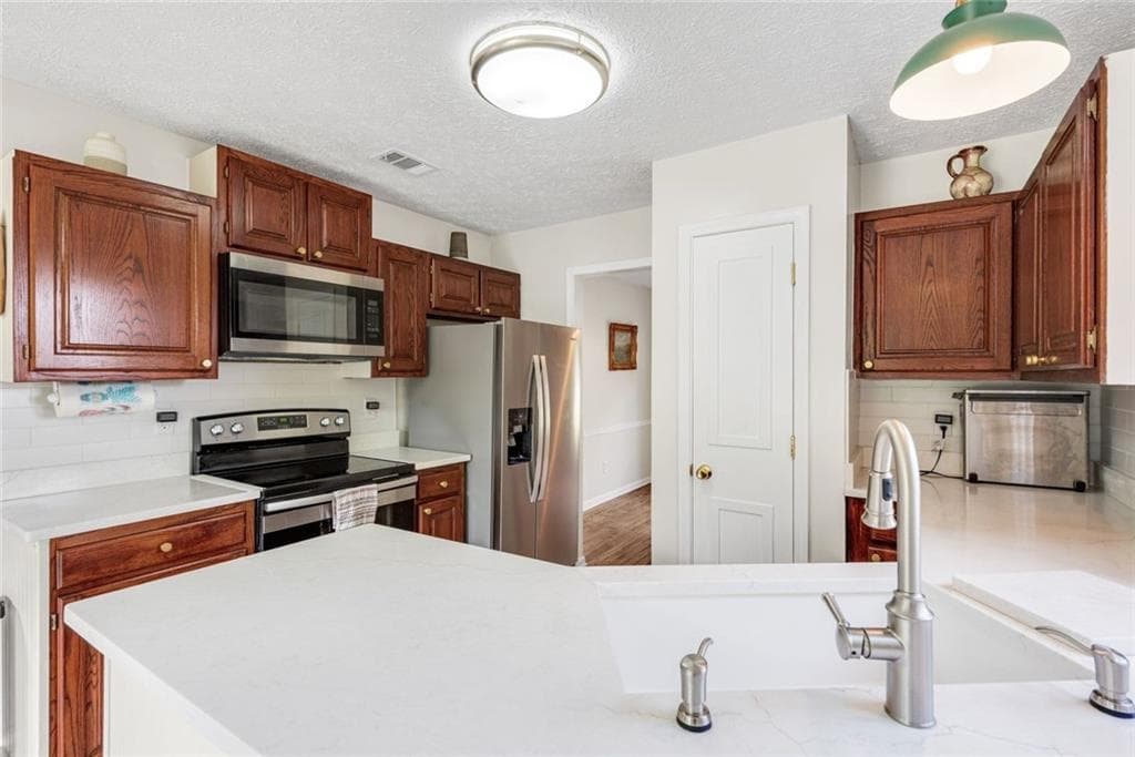 3 bedroom, 2 bathroom, 1,680 sq ft single family residence for sale at 2014 Arbor Forest Drive, Marietta, GA 30064 — photo 9