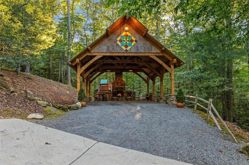 3 bedroom, 4 bathroom, 2,377 sq ft single family residence for sale at 169 Elba Court, Ellijay, GA 30540 — photo 2