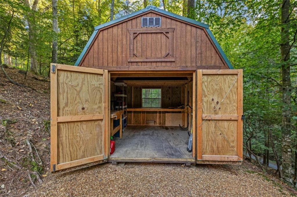 3 bedroom, 4 bathroom, 2,377 sq ft single family residence for sale at 169 Elba Court, Ellijay, GA 30540 — photo 5