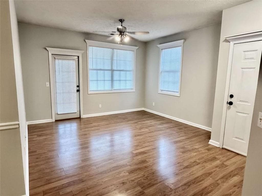 2 bedroom, 2 bathroom, 966 sq ft single family residence for sale at 305 WINDCROFT, Acworth, GA 30101 — photo 2
