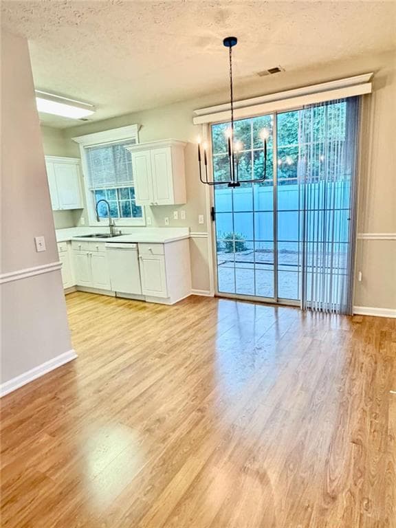 2 bedroom, 2 bathroom, 966 sq ft single family residence for sale at 305 WINDCROFT, Acworth, GA 30101 — photo 3