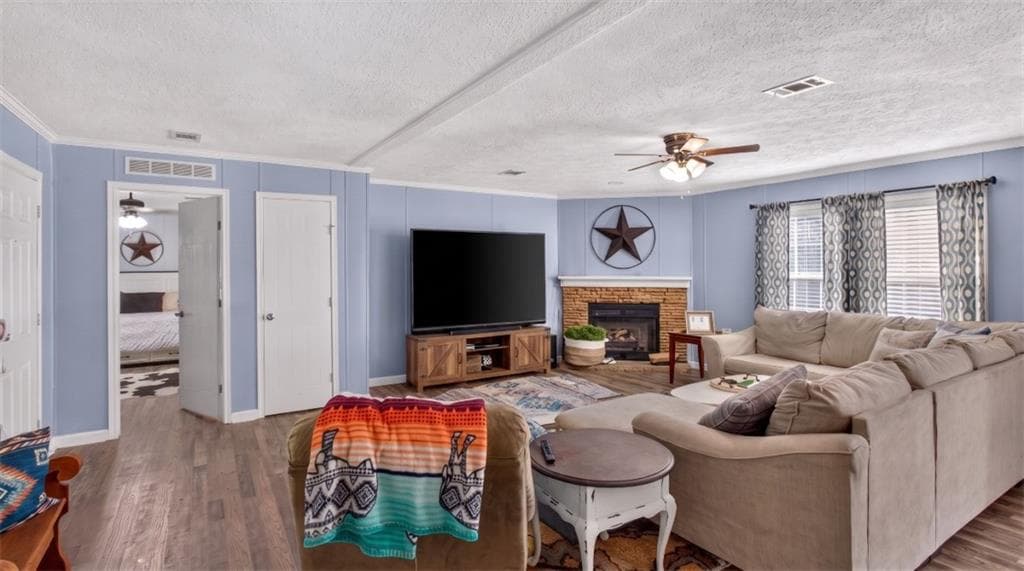3 bedroom, 2 bathroom, 2,016 sq ft single family residence for sale at 403 Gravely Road, Calhoun, GA 30701 — photo 6
