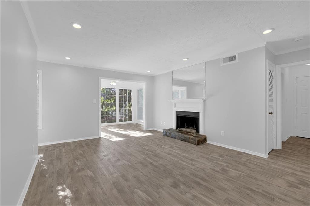 2 bedroom, 2 bathroom, 1,244 sq ft condominium for sale at 2401 Country Park Drive, Smyrna, GA 30080 — photo 4