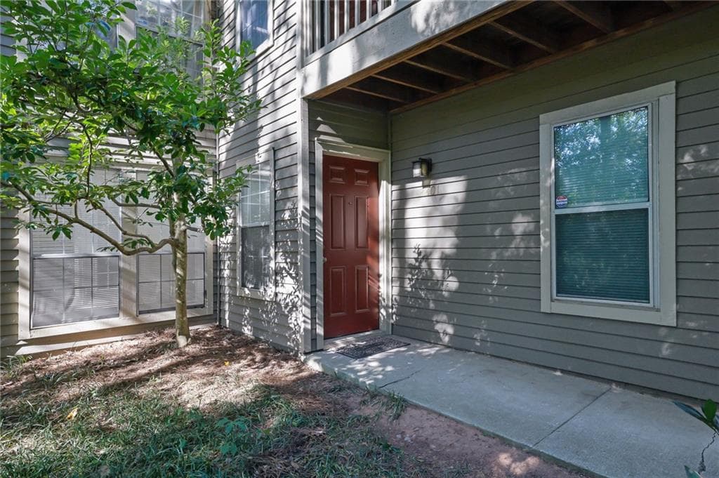 2 bedroom, 2 bathroom, 1,244 sq ft condominium for sale at 2401 Country Park Drive, Smyrna, GA 30080 — photo 3