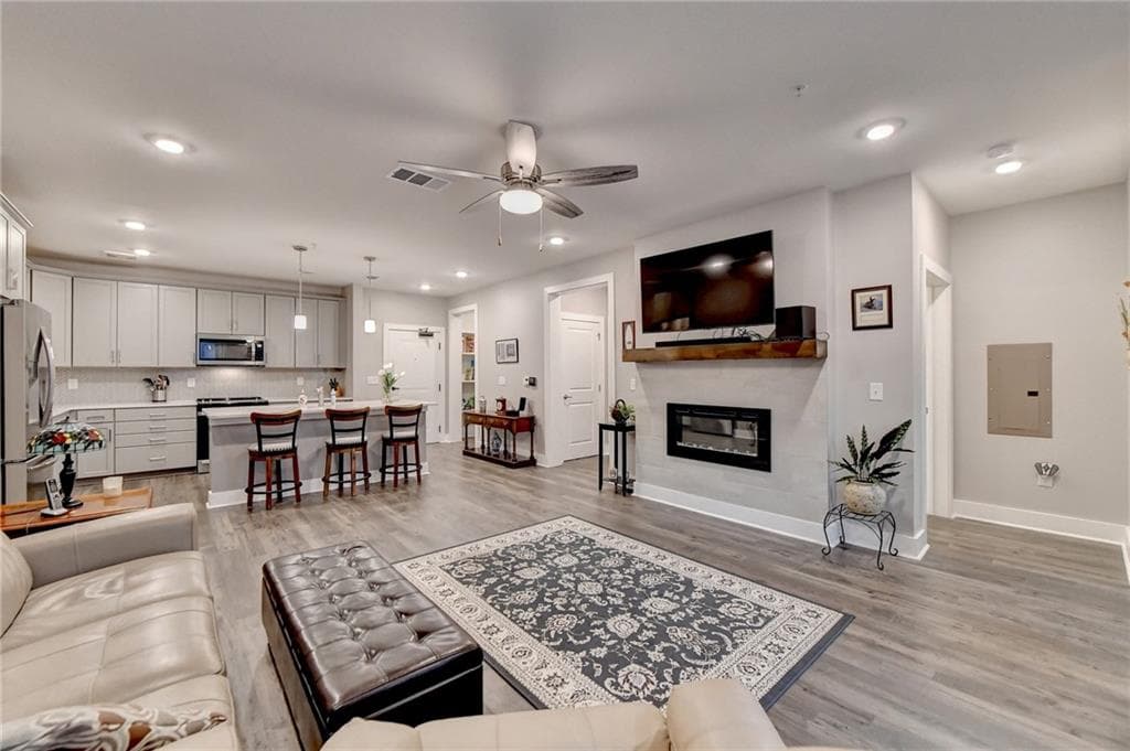2 bedroom, 2 bathroom, 1,529 sq ft condominium for sale at 3211 Orwell Way 4204, Cumming, GA 30041 — photo 5
