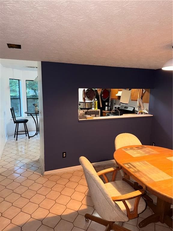 3 bedroom, 3 bathroom, 1,335 sq ft single family residence for sale at 3301 Gate Court, Rex, GA 30273 — photo 6