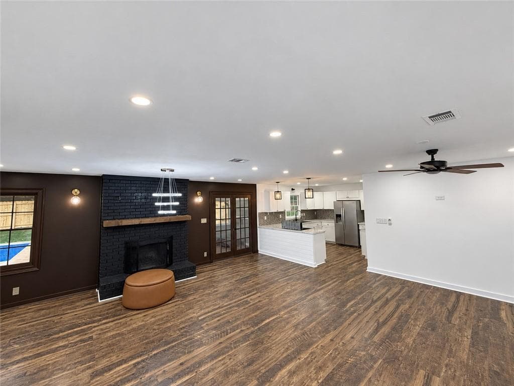 3 bedroom, 2 bathroom, 1,907 sq ft single family residence for sale at 3248 Continental Court, Lawrenceville, GA 30044 — photo 2