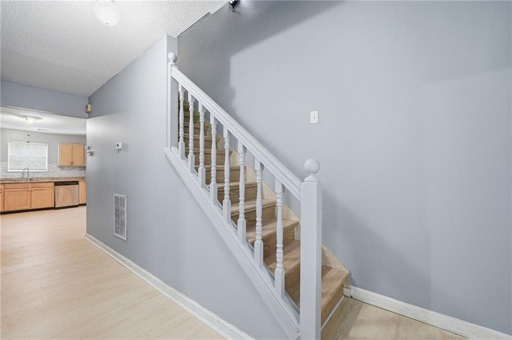 5 bedroom, 3 bathroom, 2,480 sq ft single family residence for sale at 2125 Shoals Way, Decatur, GA 30034 — photo 4