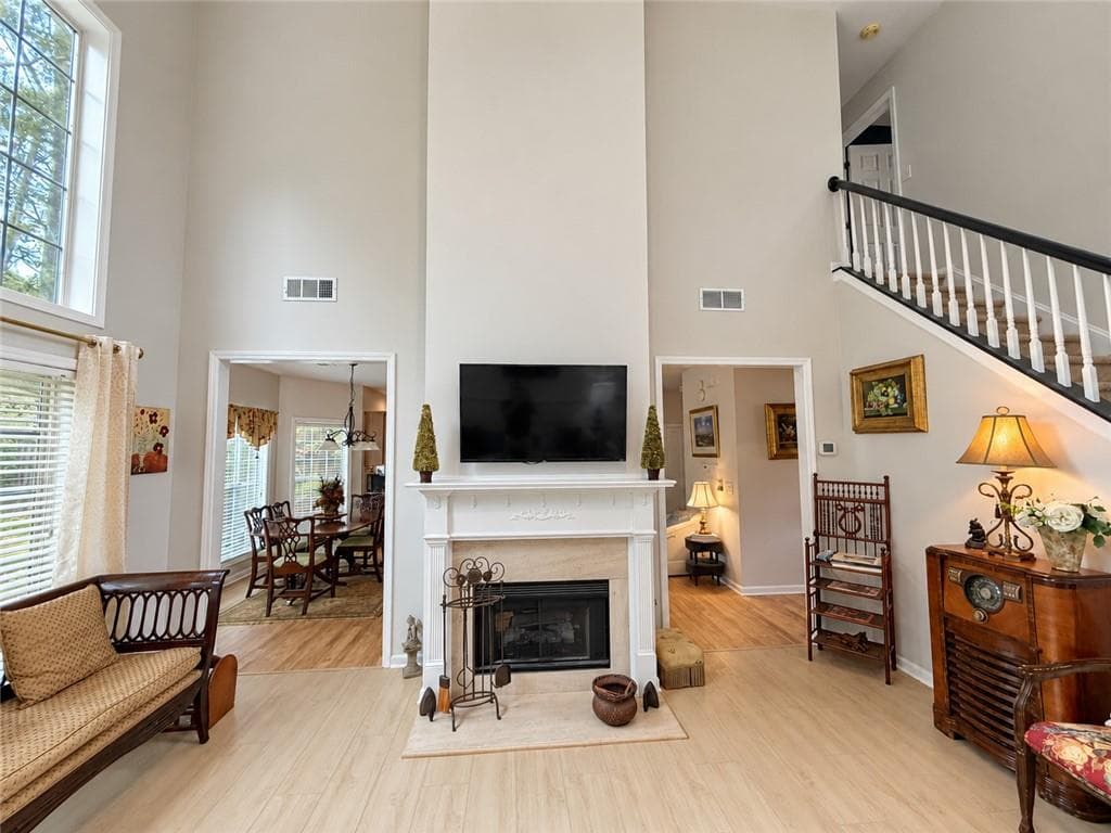 4 bedroom, 4 bathroom, 2,829 sq ft single family residence for sale at 1081 Copper Creek Drive, Canton, GA 30114 — photo 6